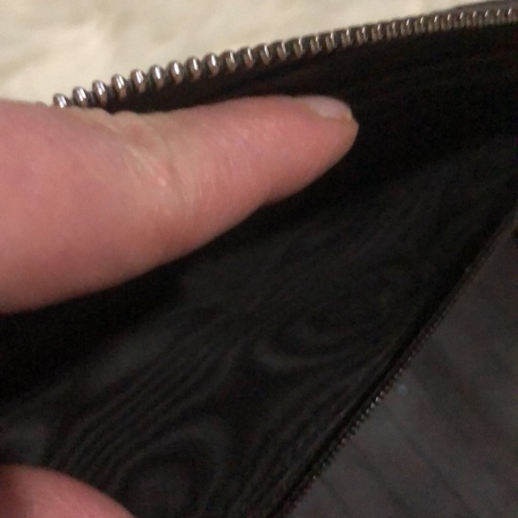 Gucci Authentic Wallet like new - Picture 14 of 17
